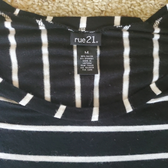 SOLD --- Rue 21 boho top - Picture 4 of 5